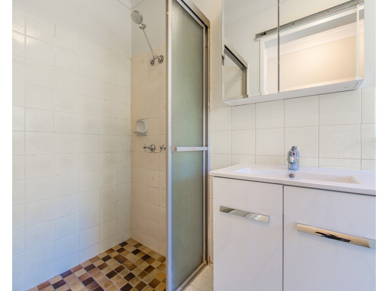 2/43 Kingsmill Street, Chermside QLD 4032