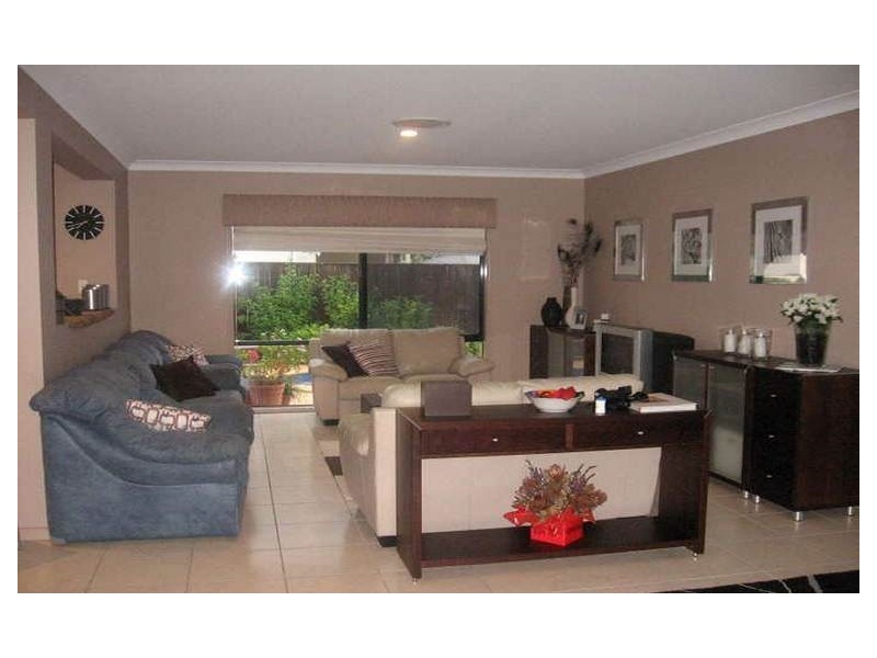 4 Oltrarno Place, Bridgeman Downs QLD 4035