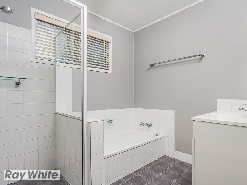 23 Sammells Drive, Chermside QLD 4032