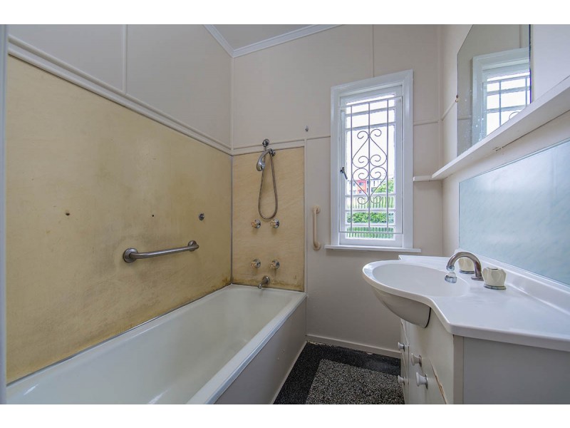 36 Curwen Terrace, Chermside QLD 4032