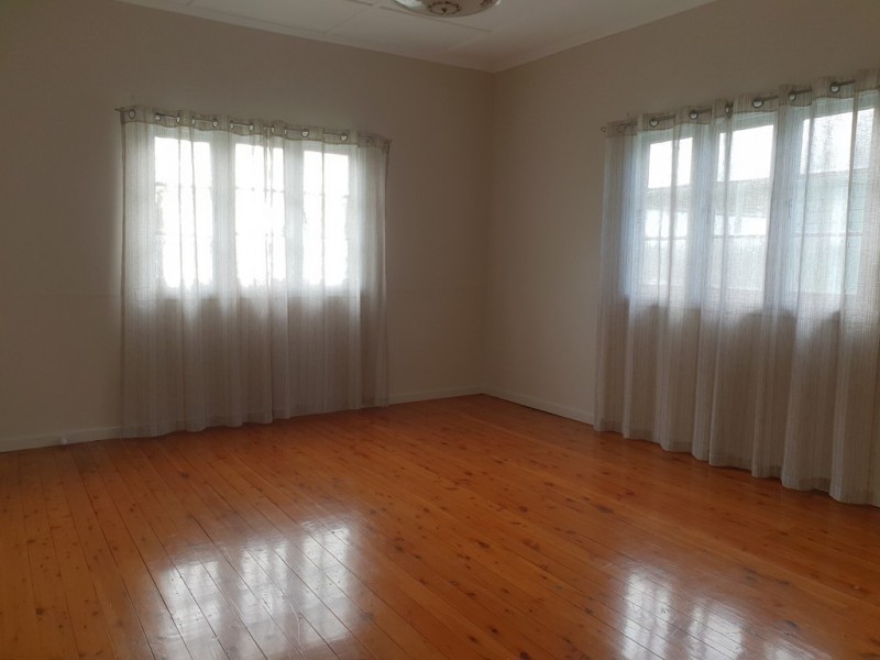 253 Earnshaw Road, Northgate QLD 4013