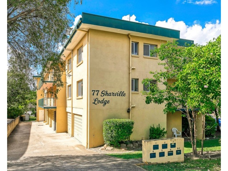 Unit 4 / 77 Farnell Street, Chermside QLD 4032