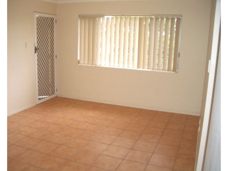 Unit 4 / 77 Farnell Street, Chermside QLD 4032