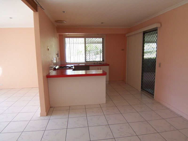 2 Neranda Court, Holland Park QLD 4121