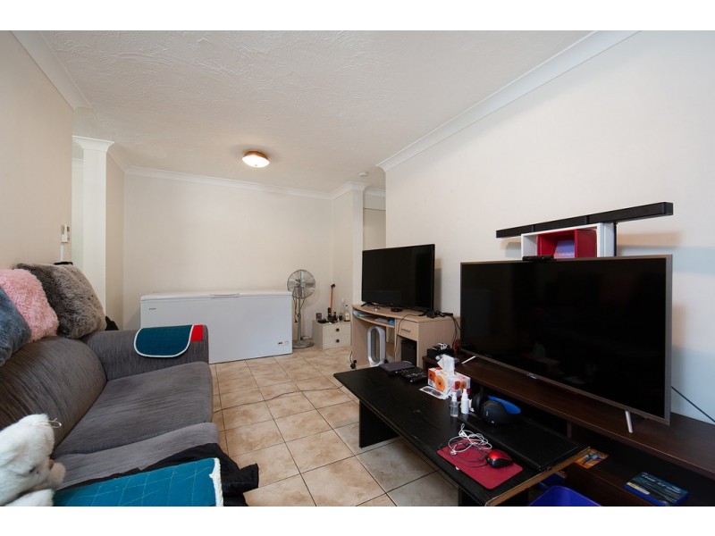 1 / 3 Parkhill Street, Chermside QLD 4032