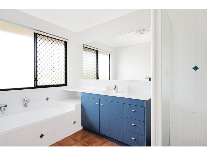 30 Palmetto Place, Bridgeman Downs QLD 4035