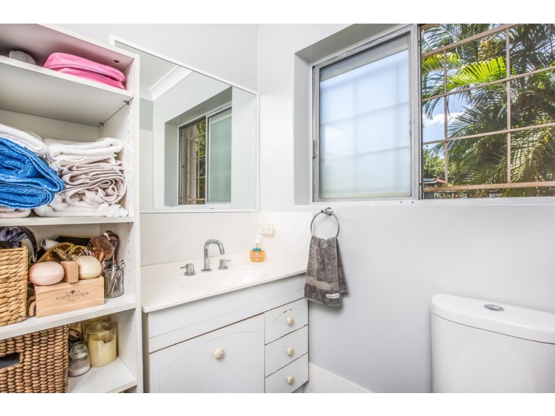 2/10 Parkhill Street, Chermside QLD 4032