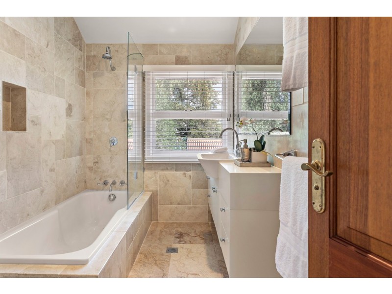 186 Rode Road, Wavell Heights QLD 4012