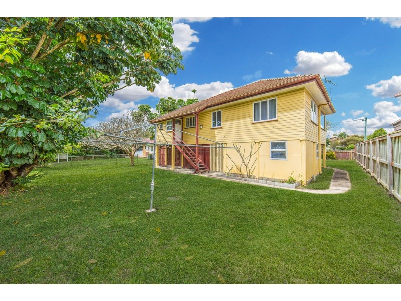 52 Henry Street, Chermside QLD 4032