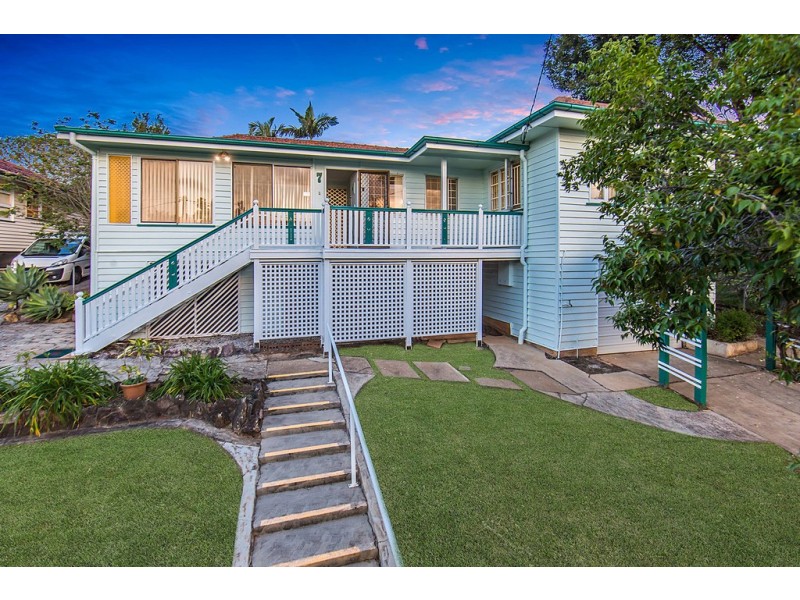 7 Macedon Street, Wavell Heights QLD 4012