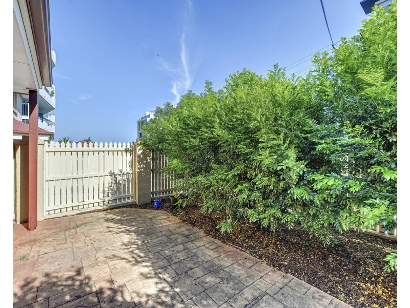 2 / 55 Latham Street, Chermside QLD 4032