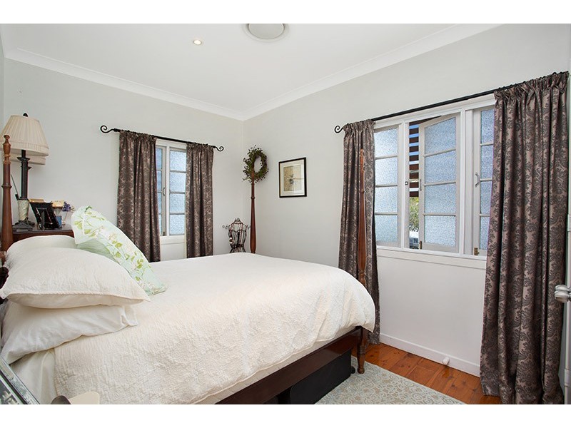 8 Mylne Street, Chermside QLD 4032