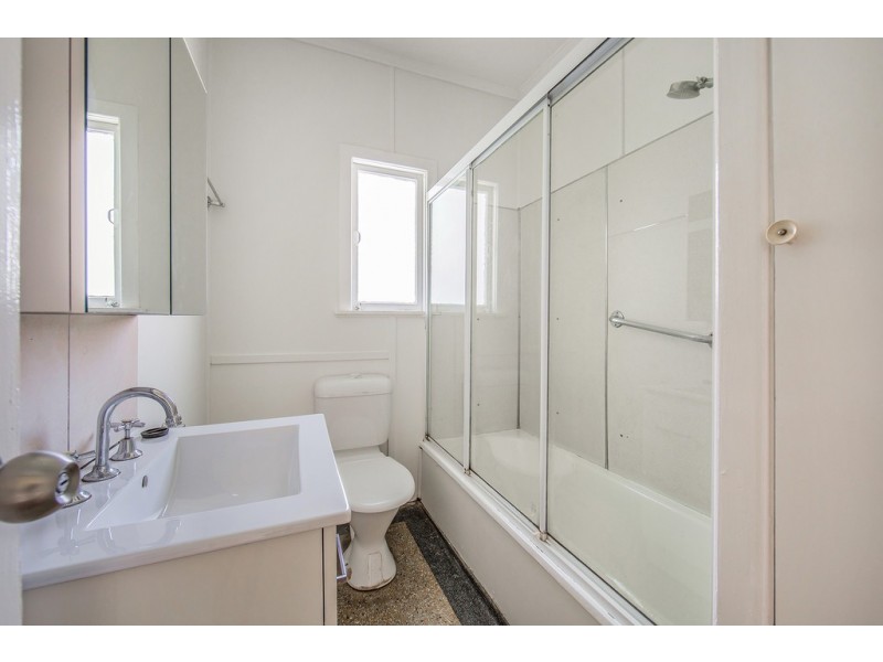 34 Playfield Street, Chermside QLD 4032