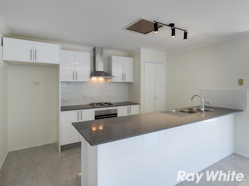 5 Strand Court, Kippa-ring QLD 4021