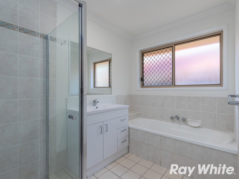 5 Strand Court, Kippa-ring QLD 4021