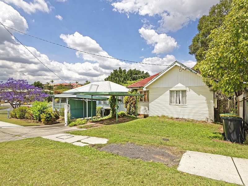 4 Rainey Street, Chermside QLD 4032