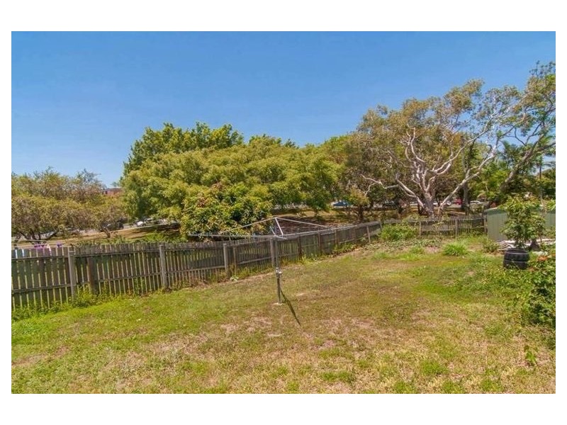 4 Rainey Street, Chermside QLD 4032