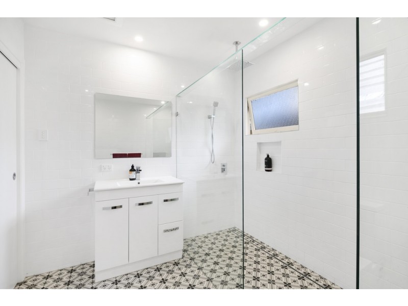 11 Fontayne Street, Aspley QLD 4034