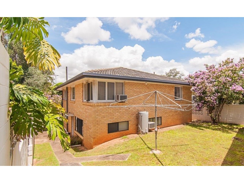 26 Cranbourne Street, Chermside West QLD 4032