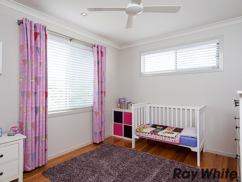 4 Dewberry Place, Bridgeman Downs QLD 4035