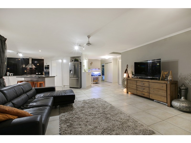 5 Barrington Close, Murrumba Downs QLD 4503