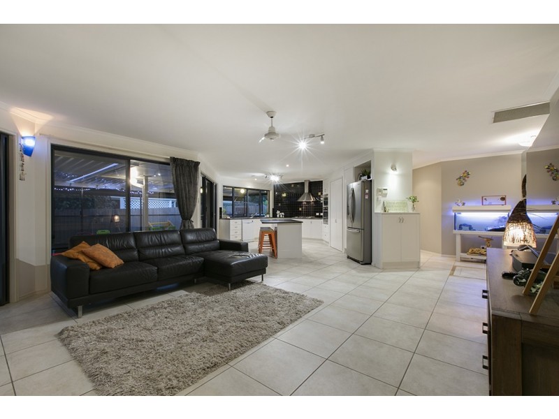 5 Barrington Close, Murrumba Downs QLD 4503