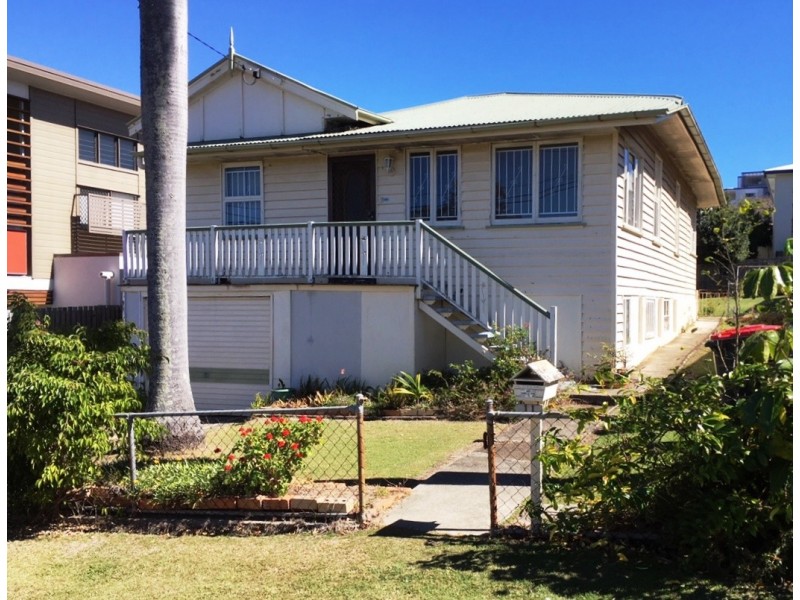 11 Bruce Street, Chermside QLD 4032