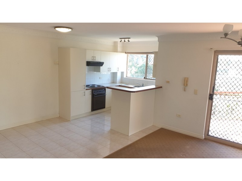4/2 Henry Street, Chermside QLD 4032