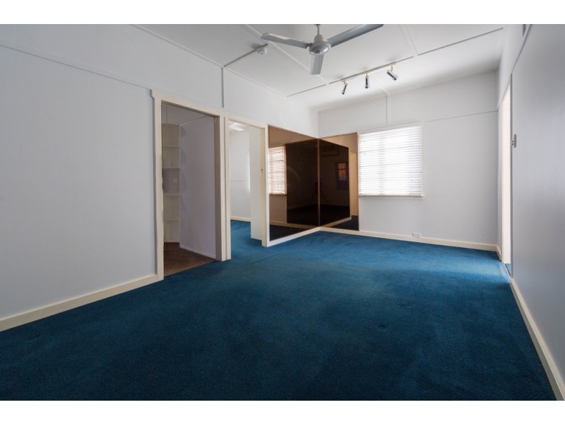 44 Hilltop Avenue, Chermside QLD 4032