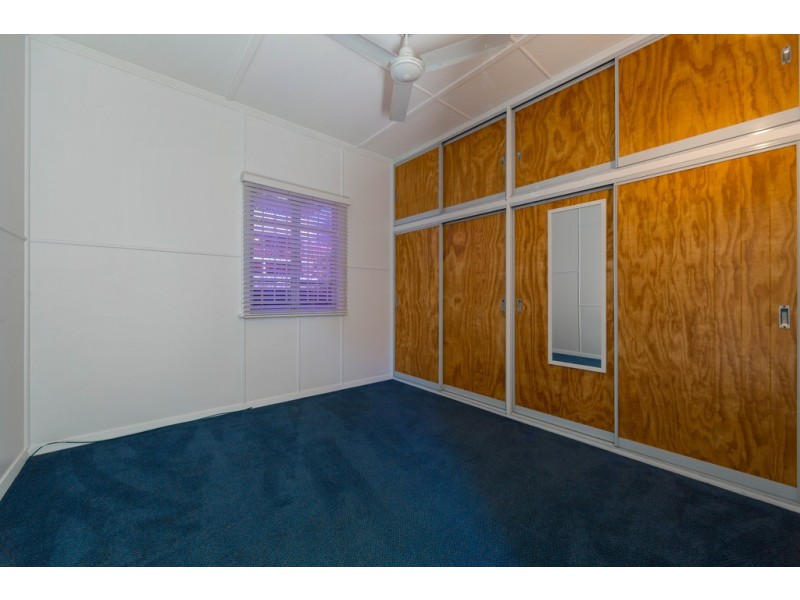 44 Hilltop Avenue, Chermside QLD 4032