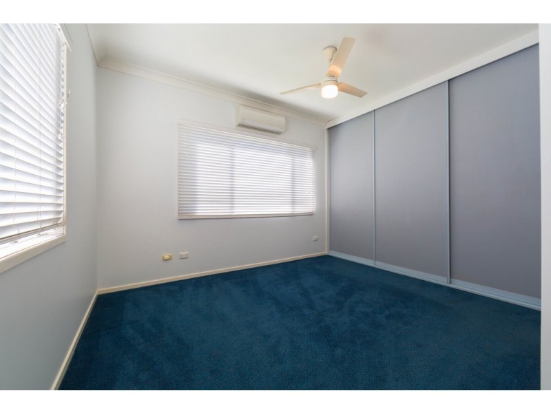 44 Hilltop Avenue, Chermside QLD 4032
