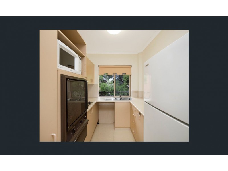 10/8 Carr Street, St Lucia QLD 4067