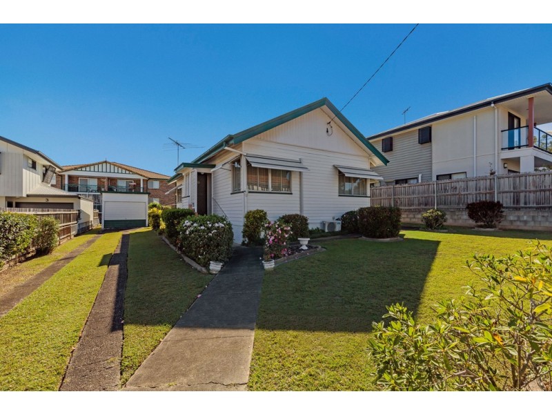 8 Buna Street, Chermside QLD 4032