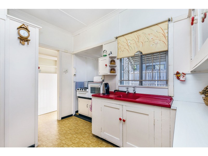 8 Buna Street, Chermside QLD 4032