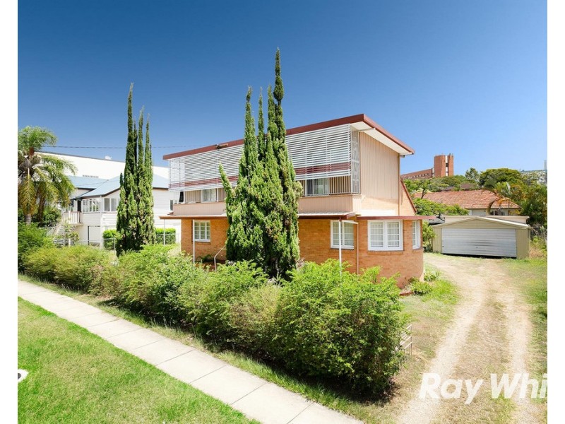 22 Farnell Street, Chermside QLD 4032