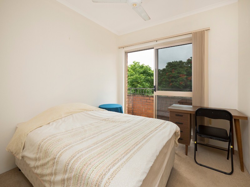 Unit 10 / 8 Carr Street, St Lucia QLD 4067