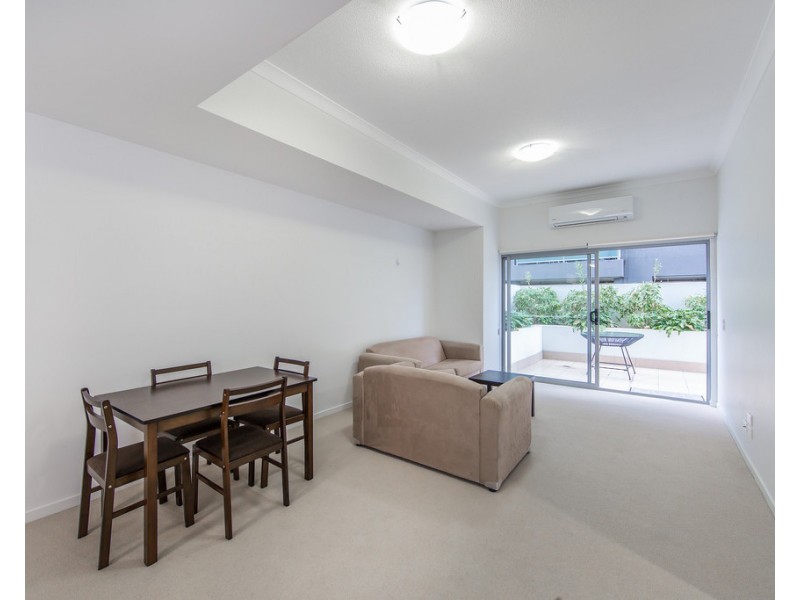 2001/19 Playfield Street, Chermside QLD 4032