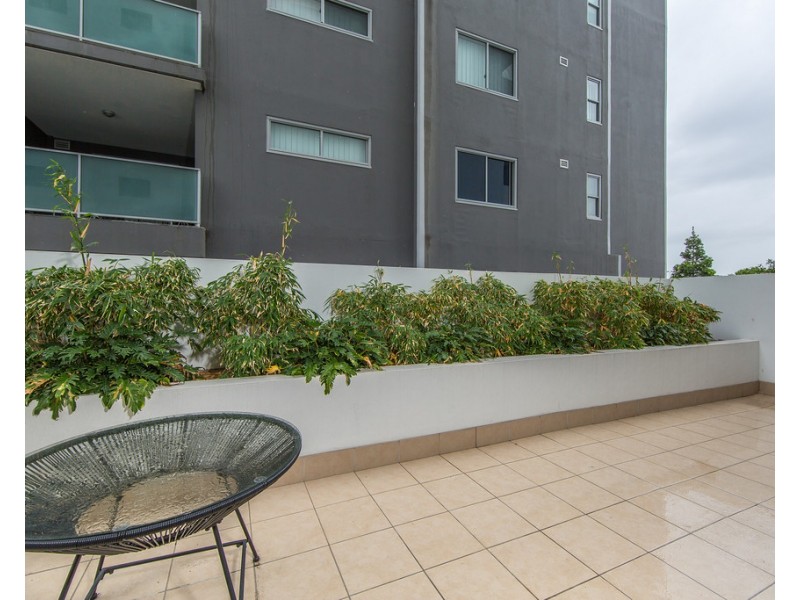 2001/19 Playfield Street, Chermside QLD 4032