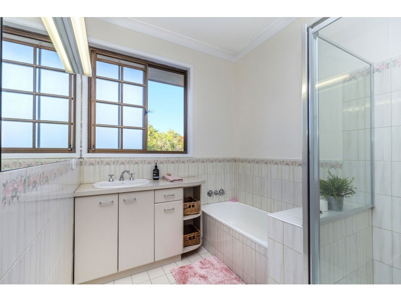 18 Remick Street, Stafford Heights QLD 4053