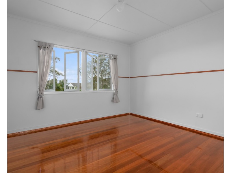 8 Kingaroy Street, Stafford Heights QLD 4053