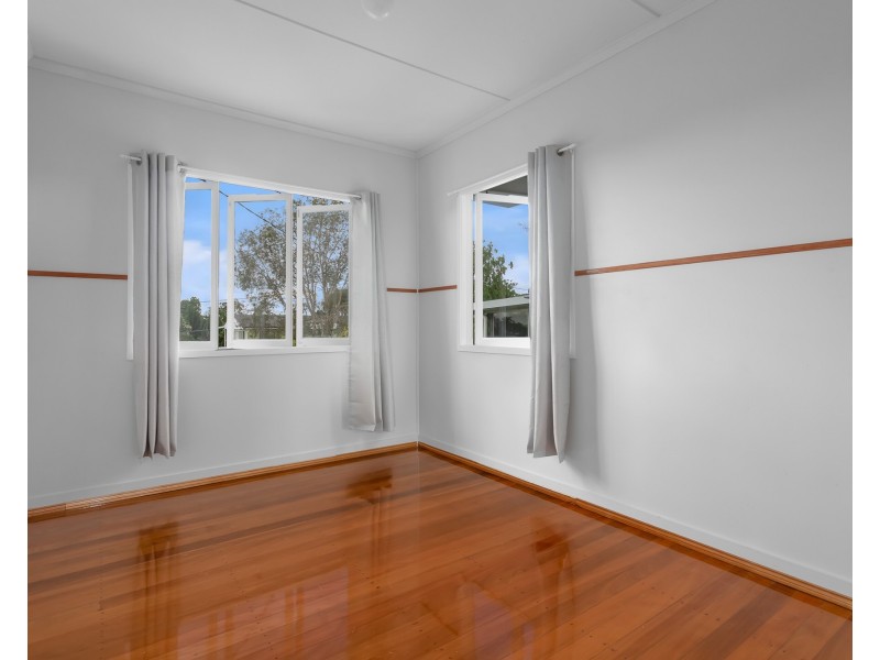 8 Kingaroy Street, Stafford Heights QLD 4053