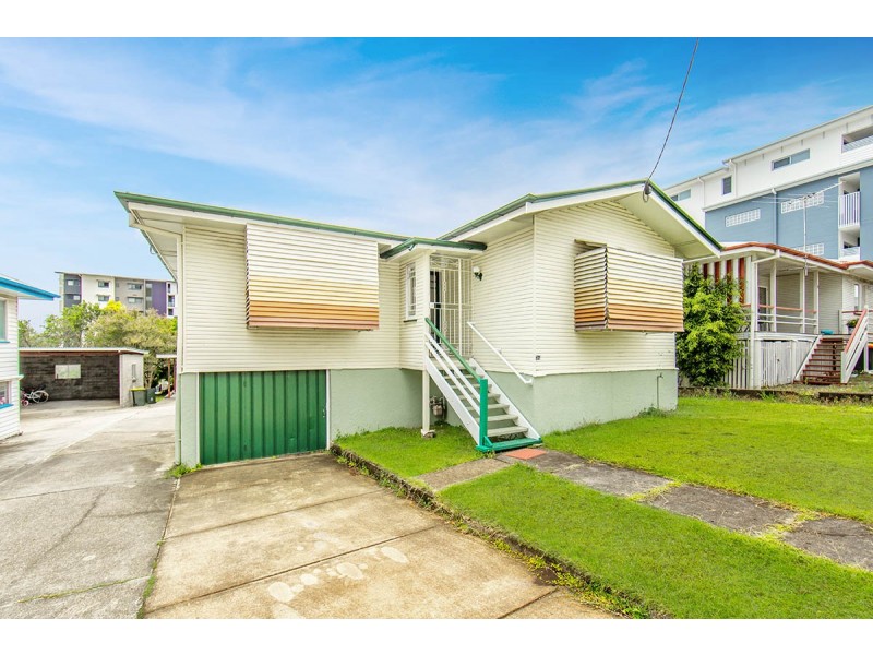 36 Curwen Terrace, Chermside QLD 4032