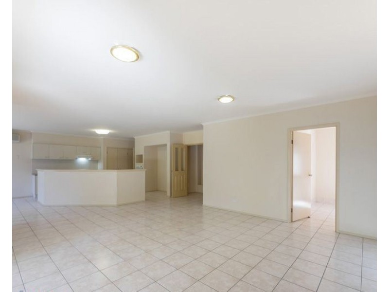 28 Karri Place, Bridgeman Downs QLD 4035