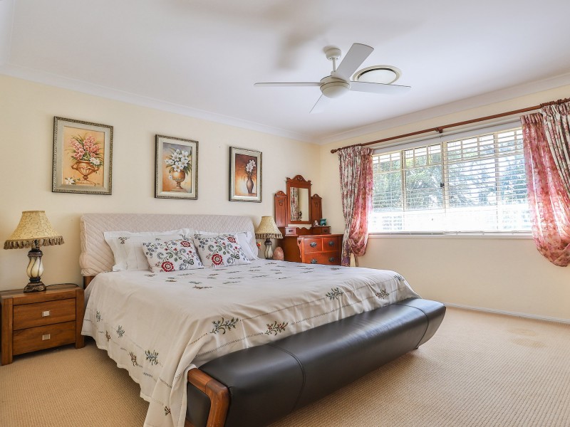 137 Galaxy Street, Bridgeman Downs QLD 4035