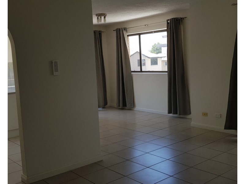 1/60 Latham Street, Chermside QLD 4032