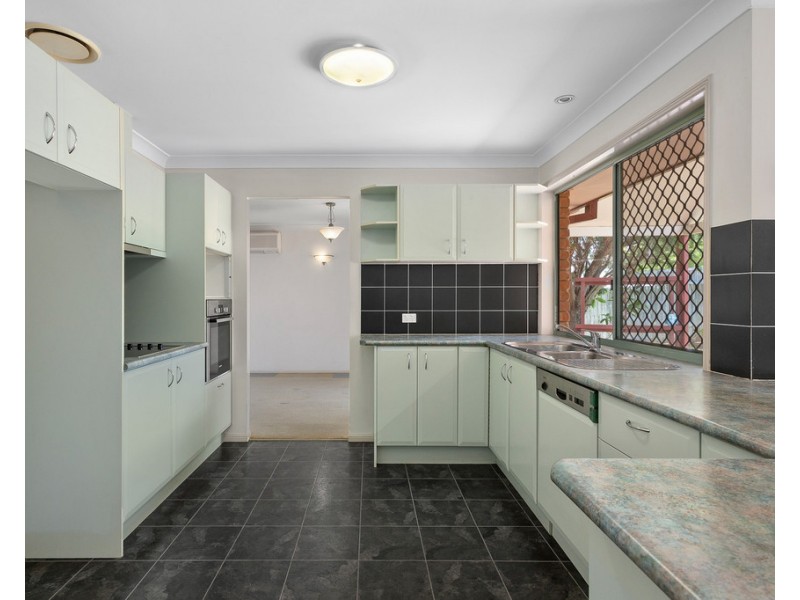 14 Trecarne Street, Bridgeman Downs QLD 4035