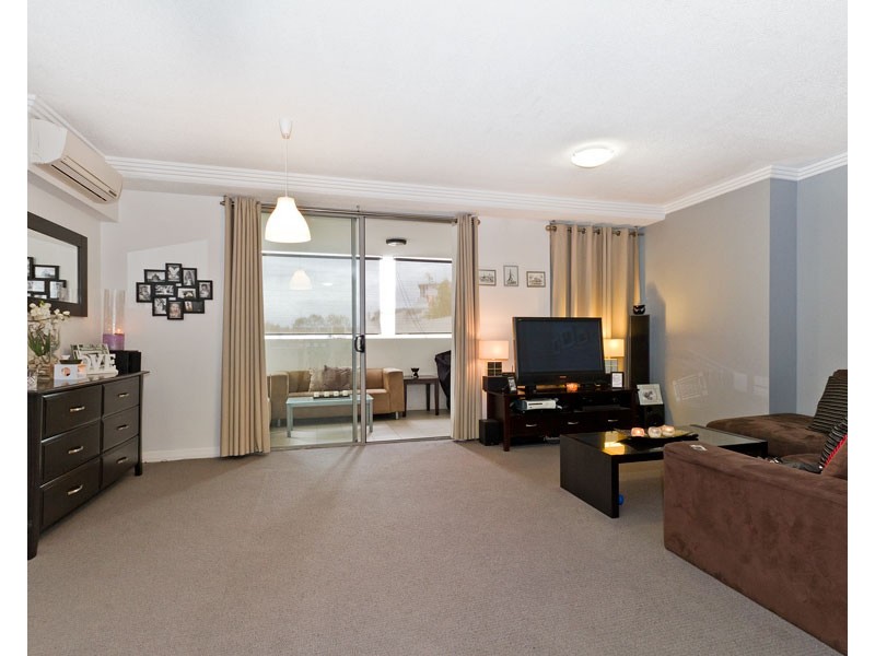 210 / 392 Hamilton Road, Chermside QLD 4032