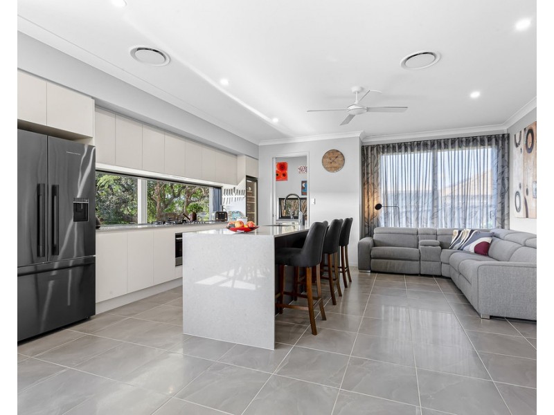 63 Thompson Street, Zillmere QLD 4034