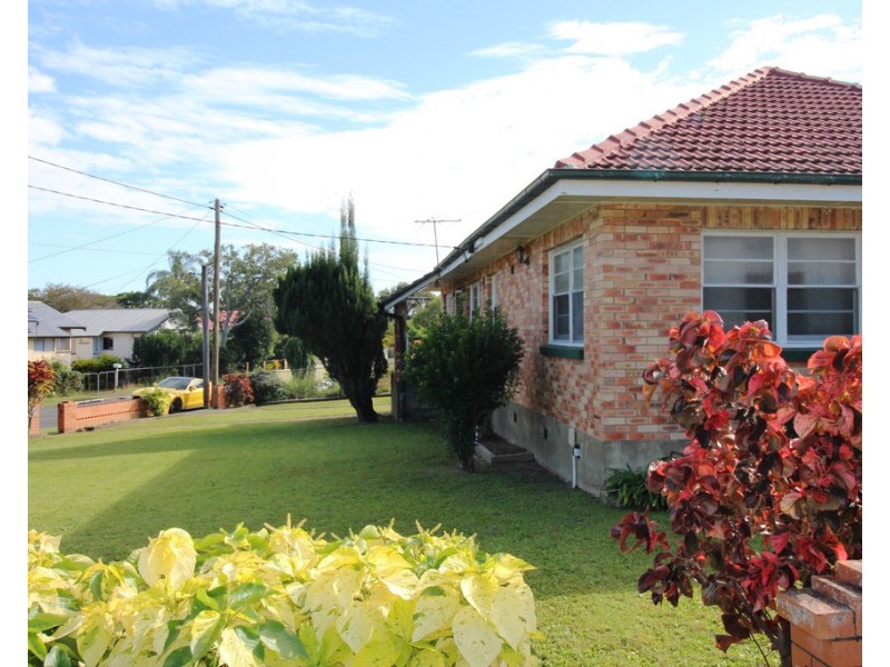 18 Weeroona Street, Chermside QLD 4032