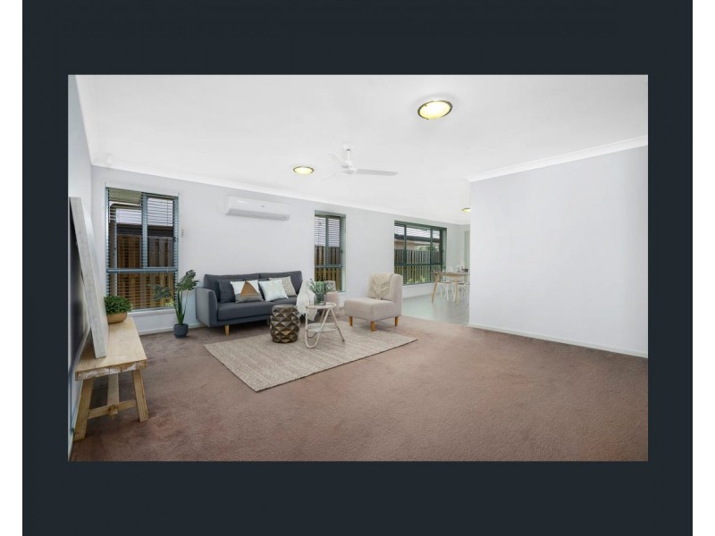 10 April Crescent, Bridgeman Downs QLD 4035
